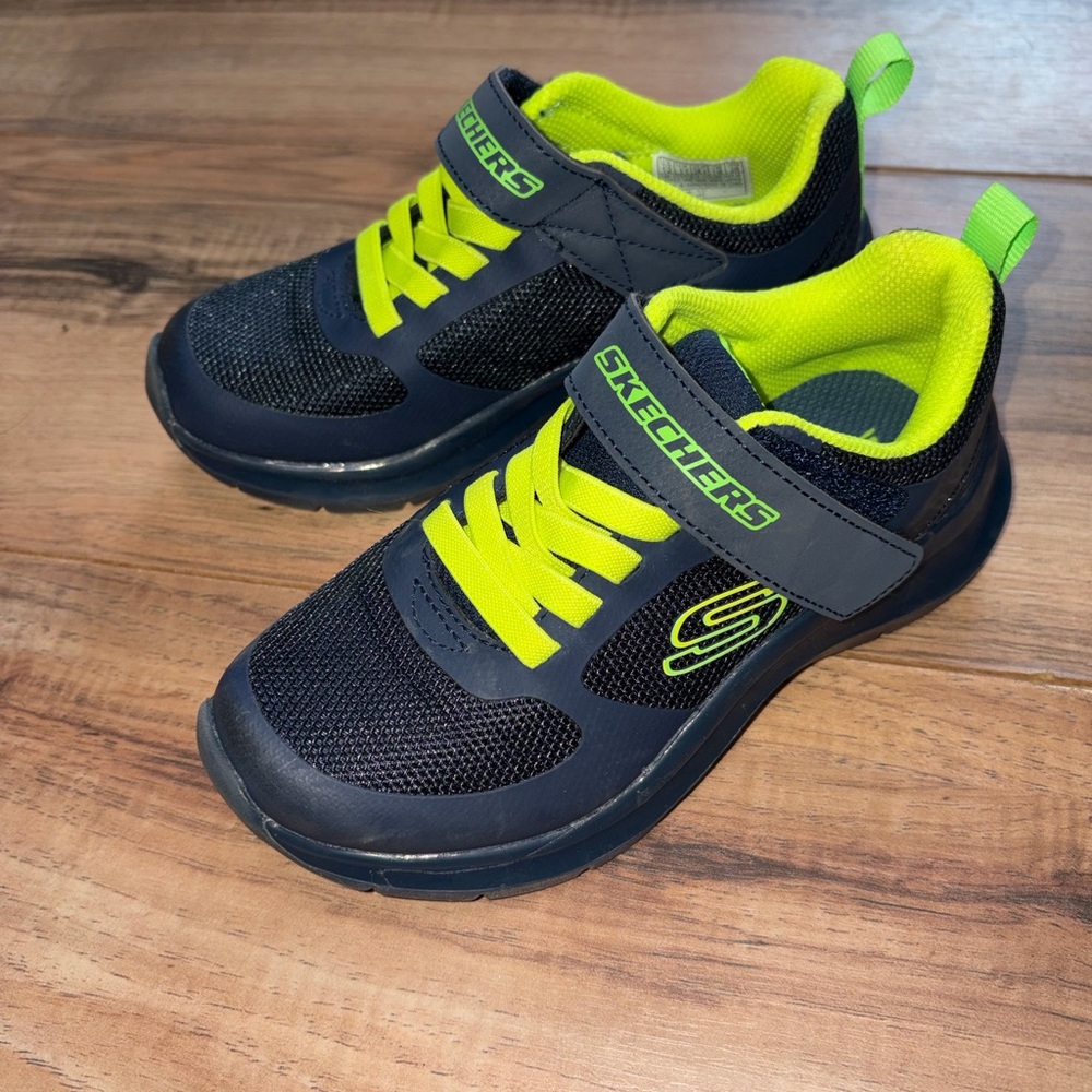 Skechers Navy Neon Green No Tie Athletic Sneakers Boys 12 Running Play - Picture 2 of 6
